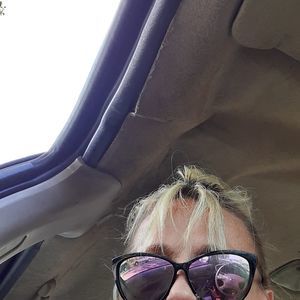 Meet your Posher, Gloria